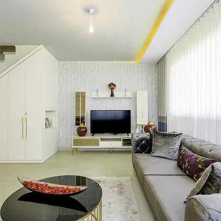 Sea View Stylish Flat W Shared Pool In Alanya Camyolu