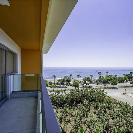 Sea View Stylish Flat W Shared Pool In Alanya *