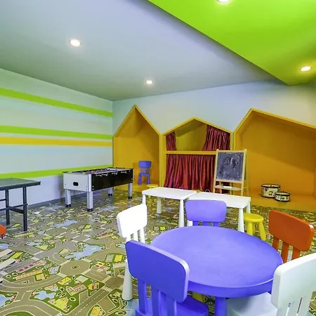 Sea View Stylish Flat W Shared Pool In Alanya