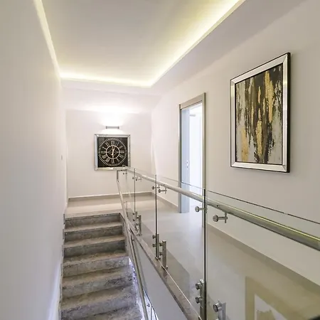 Sea View Stylish Flat W Shared Pool In Alanya